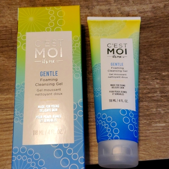 *New C'est Moi Gentle foaming cleansing gel - Picture 1 of 4